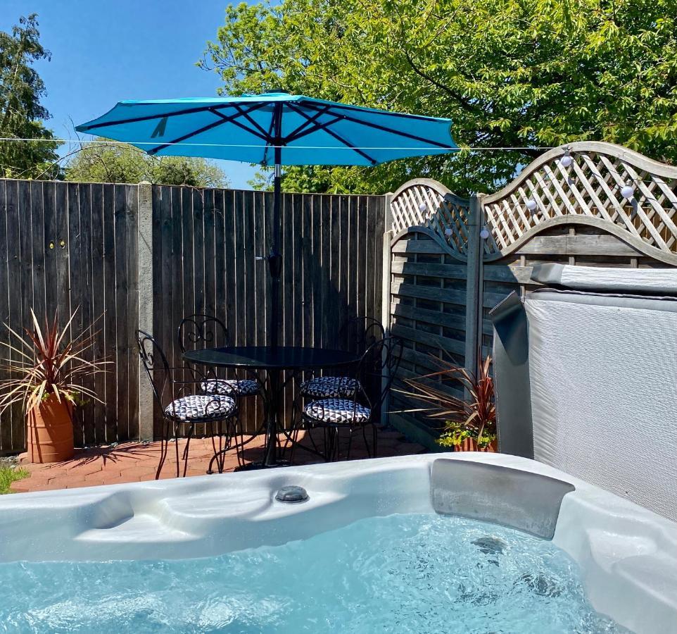 Saving Grace With Private Hot Tub Villa Bawdeswell Kültér fotó