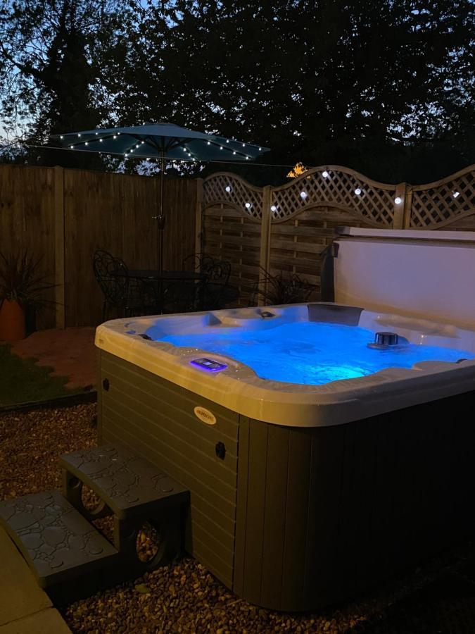 Saving Grace With Private Hot Tub Villa Bawdeswell Kültér fotó